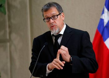 Senador Lagos Weber valora despacho de proyecto que obliga a entregar información de cuentas financieras a SII