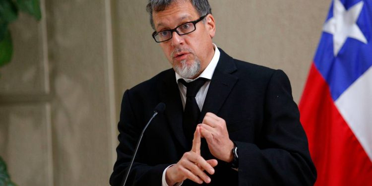 Senador Lagos Weber valora despacho de proyecto que obliga a entregar información de cuentas financieras a SII