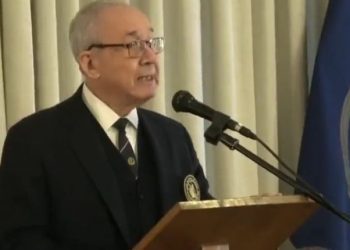 Ex comandante en jefe de la Armada es denunciado por sedición tras dichos sobre “enemigo interno”