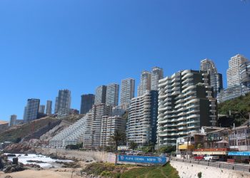 Alcaldesa Ripamonti valora sentencia de Corte Suprema que ratifica como ilegal el inicio de obras de edificio en dunas de Viña del Mar