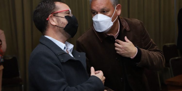 Gobernador Rodrigo Mundaca confirma que el Gobierno avanzará en el proyecto «Tren Valparaíso-Santiago»