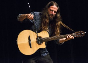 Nano Stern en Valparaíso: presenta su nuevo disco «Aún creo en la belleza»