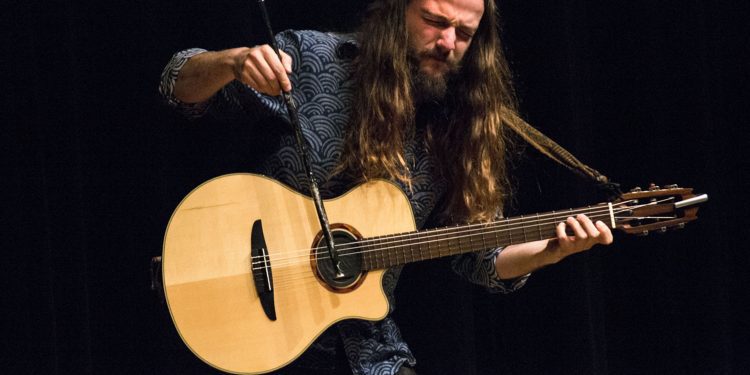 Nano Stern en Valparaíso: presenta su nuevo disco «Aún creo en la belleza»