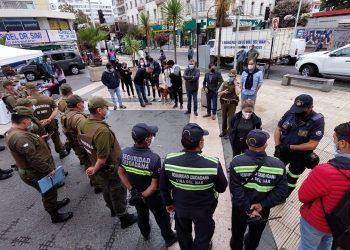 Mesa para Revitalización del Espacio Público: nuevas medidas se fijan para reducir comercio ambulante en el centro de Viña del Mar