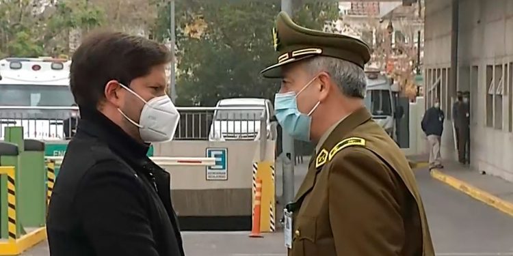 Presidente Boric visitó a su escolta que fue secuestrado y baleado esta mañana en Colina