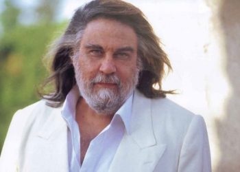 Fallece a los 79 años el gran compositor Vangelis, famoso por sus trabajos musicales en «Missing», «Blade Runner» y «Carros de Fuego»