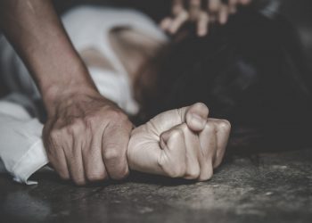 Con arresto domiciliario quedó imputado por violación grupal contra mujer en Valparaíso