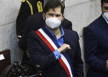 Gabriel Boric compromete pensión básica de $250 mil