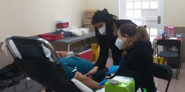 Exitosa campaña de donación de sangre por el aporte del CFT PUCV: más de 270 pacientes beneficiados