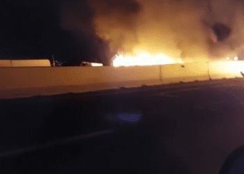 Último minuto / Barricadas en la vía Las Palmas, a la altura del «barco de papel», en Viña del Mar