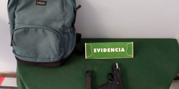 Sujeto con arma a fogueo fue detenido en el Parque Italia de Valparaíso durante la Cuenta Pública