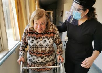 Inician campaña solidaria para apoyar con  alimentos y calefacción a residentes de  hogares de ancianos