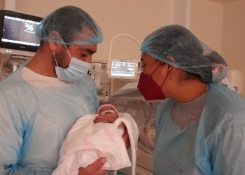 Pesó apenas 450 gramos al nacer en el Hospital Gustavo Fricke y sobrevivió por el eficaz tratamiento de la Unidad de Neonatología