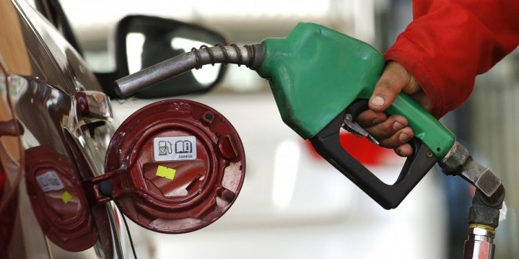 Malas noticias para el bolsillo de los chilenos: precios de las bencinas vuelven a subir