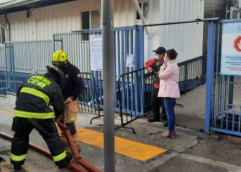 Bomberos de Valparaíso revisaron sistema de redes secas del Hospital Carlos van Buren