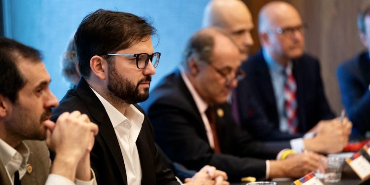 Hora de cierre /  Presidente Boric se reúne con empresarios estadounidenses en Los Ángeles