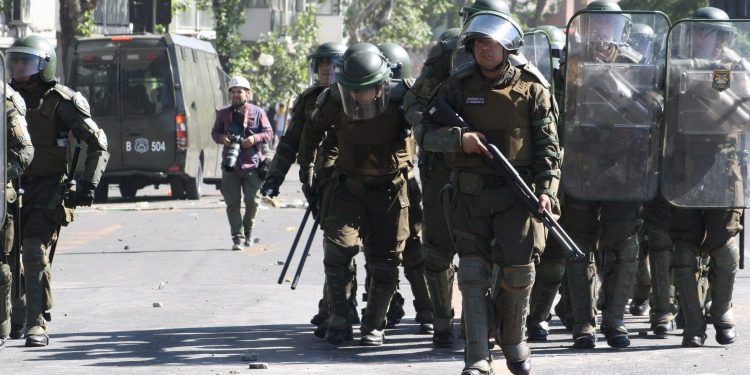 Diputado Luis Cuello asegura que llegarán 85 funcionarios policiales más a Valparaíso luego de reunión con ministra Izkia Siches