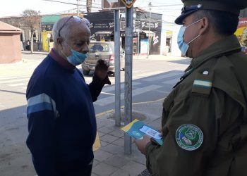 Efectivos de Carabineros se desplazan por Cartagena para incentivar la entrega voluntaria de armas de fuego