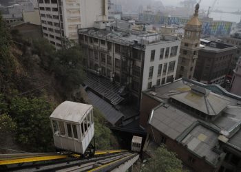 Municipio de Valparaíso y vecinos trabajan en propuesta de transporte hasta la entrega de ascensores Cordillera, Espíritu Santo y Concepción