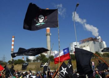 Vecinos de Quintero y Puchuncaví organizan manifestaciones tras nuevo episodio de contaminación