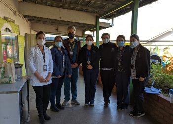 Equipos médicos del Hospital de Quintero acuden a terreno a evaluar a la comunidad escolar ante episodios de contingencia ambiental