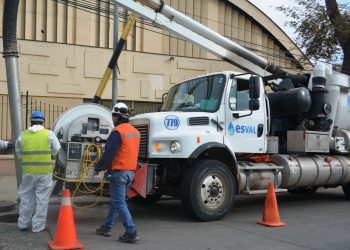Equipos de Esval se mantienen en alerta ante llegada de sistema frontal en la región de Valparaíso