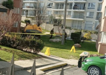 Trabajador pierde el equilibrio y fallece al caer desde quinto piso de edificio en Villa Alemana