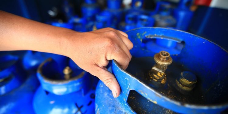 Análisis del domingo / Acuerdo con Argentina por más gas natural ¿mejorará el bolsillo de los chilenos?