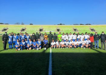 Gendarmería e IND firman convenio para uso del estadio Elías Figueroa de Valparaíso