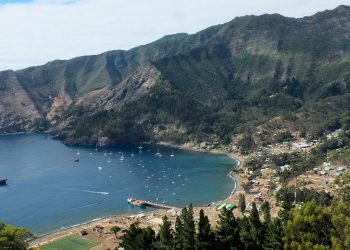 Colegio insular Robinson Crusoe en toma por abandono de los últimos gobiernos: cuestionan gestión del SLEP