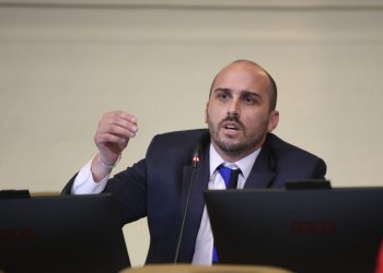 Desmienten a diputado Longton: no existe sitio web donde migrantes cambien su visa de turista a residencia temporal