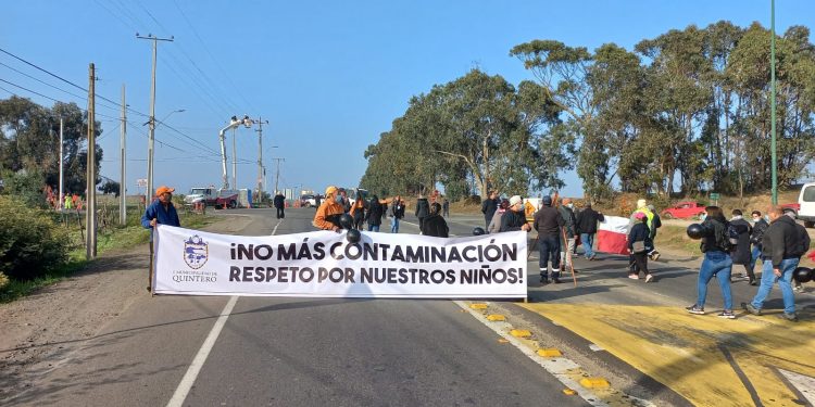 Fiscalía despacha a la PDI carpeta de causas de estudiantes y profesores intoxicados por gases en Quintero y Puchuncaví