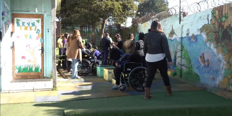 Último minuto / Suspenden las clases en todos los establecimientos educacionales de Quintero y Puchuncaví por emergencia ambiental