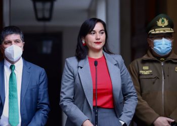 Director de Carabineros confirma que la institución está absolutamente sujeta a la autoridad civil