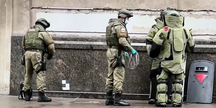 Último minuto / Aviso de bomba en pleno centro de Santiago: amplio operativo de Carabineros en el sector