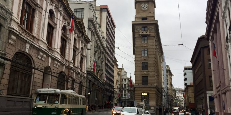 Opinión / Instituciones cerradas y dignidad urbana