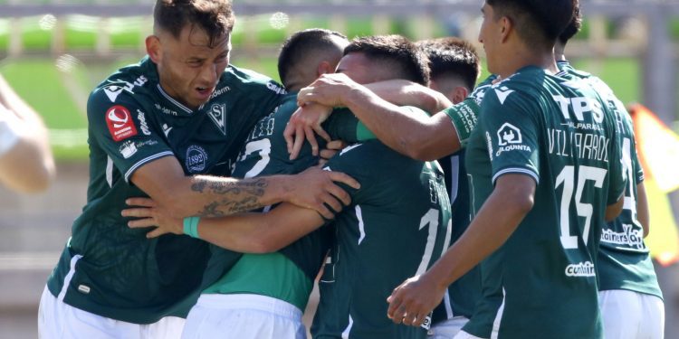 Con dos goles del canterano Paolo Guajardo, Wanderers vence a Iquique y se escapa de los últimos lugares de la tabla