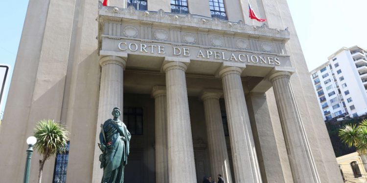 Corte de Valparaíso confirma arresto domiciliario total de alcaldesa de Nogales imputada por estafas reiteradas