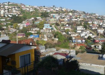 Valoran visita de ministro de Vivienda a histórico campamento viñamarino «Manuel Bustos»