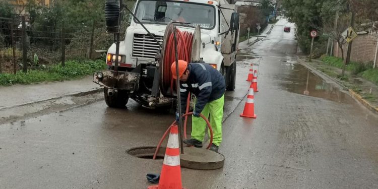 Balance de Esval por lluvias: 42 milímetros de agua caída y el embalse Peñuelas aumentó su caudal en 20 cms