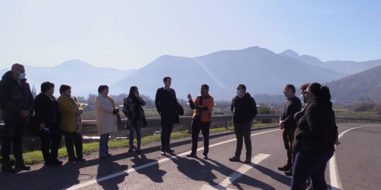 Seremi de Obras Públicas realiza visita inspectiva al enlace El Olivo en la comuna de Hijuelas