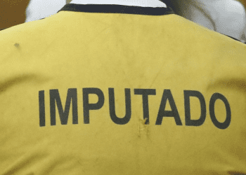 Fiscalía logra prisión preventiva para dos imputados que apuntaron a chofer con un fusil en Villa Alemana