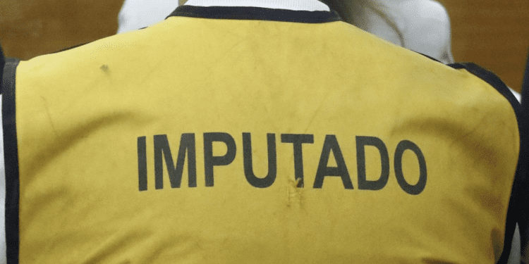 Fiscalía logra prisión preventiva para dos imputados que apuntaron a chofer con un fusil en Villa Alemana