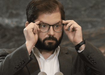 Presidente y parte de su gabinete celebran declaración de vecina que pone en ridículo a un periodista que hacía su trabajo: preguntar