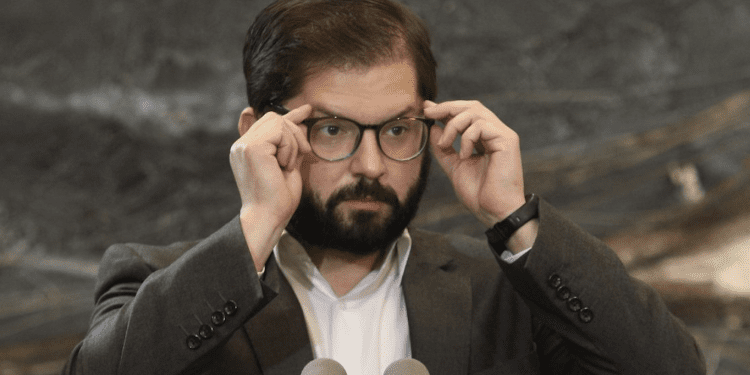 Presidente y parte de su gabinete celebran declaración de vecina que pone en ridículo a un periodista que hacía su trabajo: preguntar