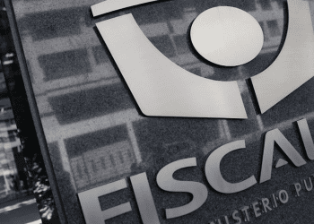 Fiscalía pide cadena perpetua para marino acusado de violar sistemáticamente a su hija de siete años