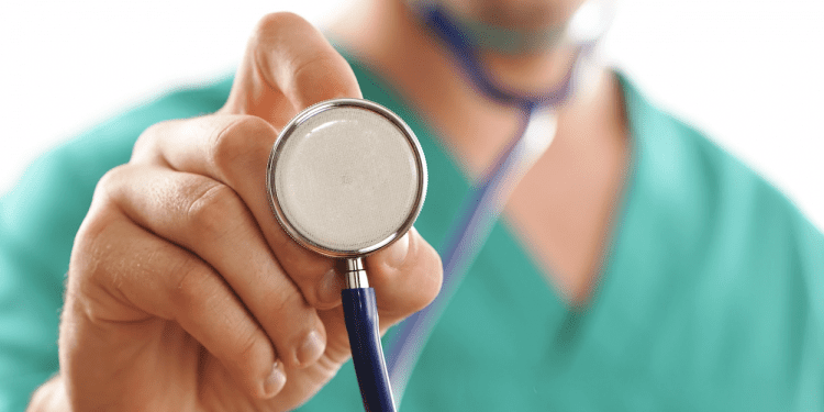 Listas de espera de cirugías no GES en Fonasa podrían aumentar entre un 9 % y hasta un 70 % con el nuevo sistema de salud