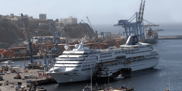 Alcalde Sharp en segundo seminario sobre desafíos de la Ciudad-Puerto: «Valparaíso demanda la construcción de un muelle exclusivo de cruceros»