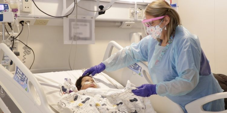 Hospitalización Domiciliaria Infantil se suma a aumento de camas críticas para enfrentar las patologías respiratorias de niños en Hospital Gustavo Fricke