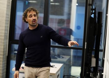 Científico europeo explica en la UNAB efectos del cambio climático en la fauna marina